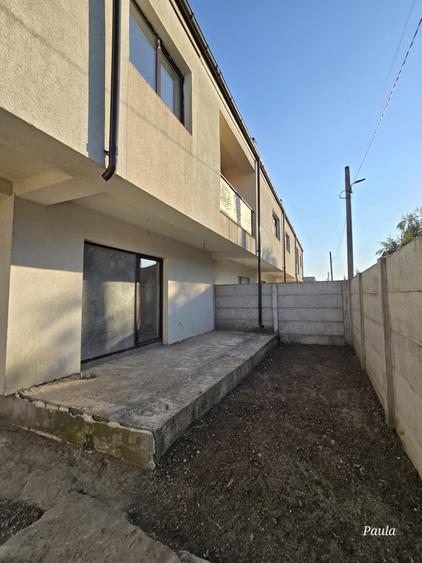 Duplex cu 4 camere cu Canalizare în Central