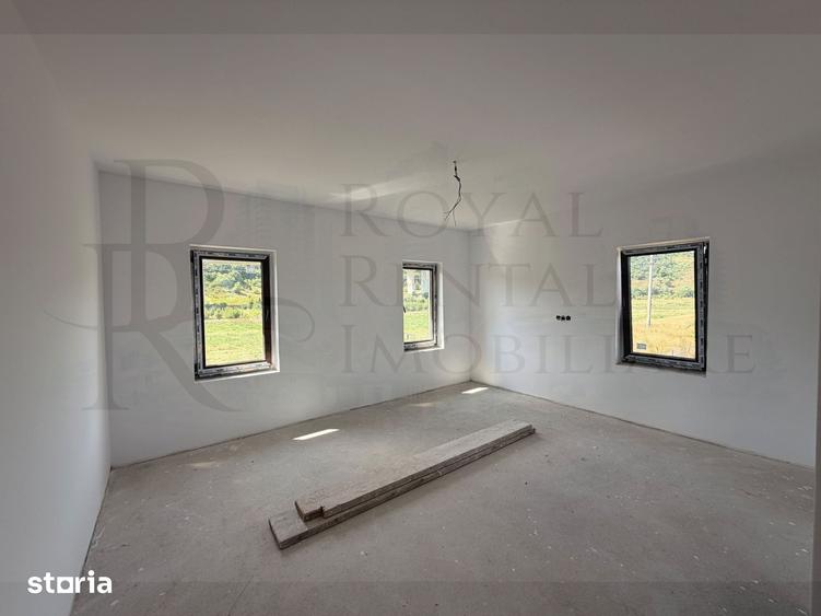 Casă cu 4 camere cu Teren 400 Mp în Florești