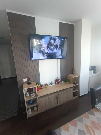 Apartament cu 3 camere decomandat în Florești