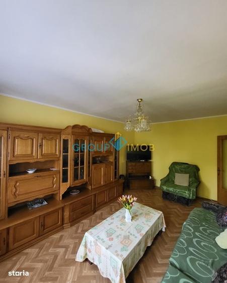 Apartament cu 3 camere decomandat în Alexandru cel Bun