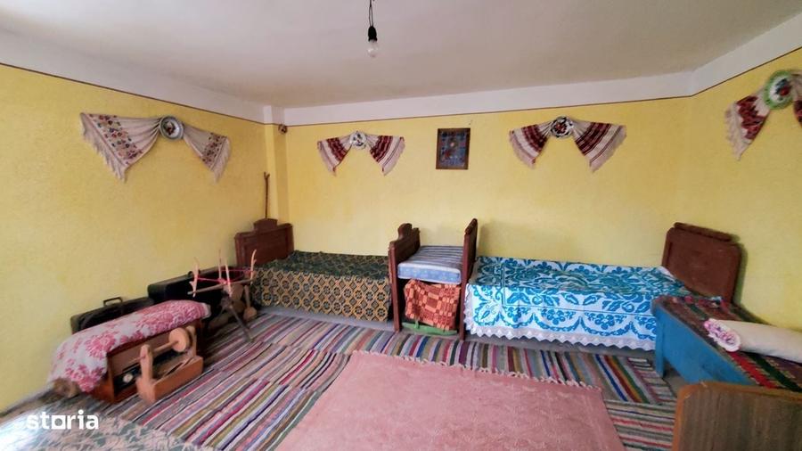 Casă cu 4 camere în Crâncești