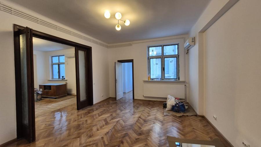 Apartament cu 4 camere decomandat în Eminescu