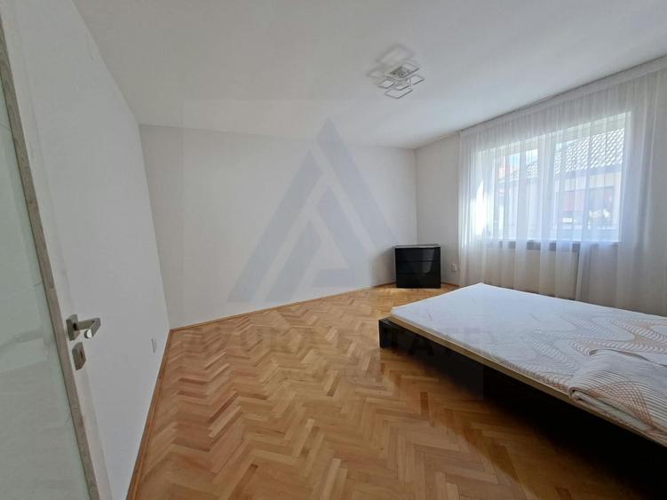 Apartament cu 3 camere decomandat, mobilat în Trei Stejari