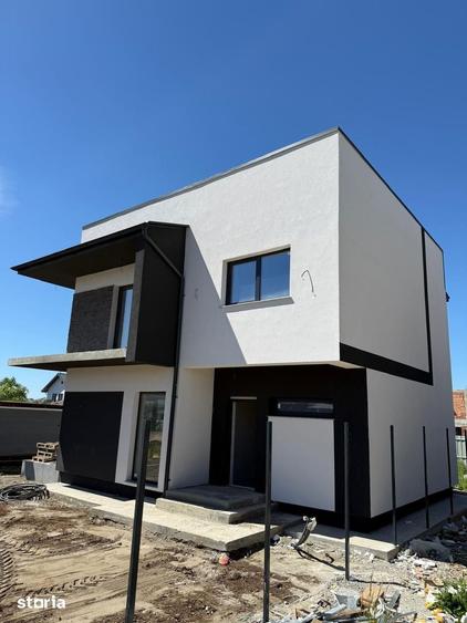 Casă cu 5 camere cu Teren 470 Mp în Central