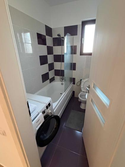 Apartament cu 2 camere decomandat în Roșu