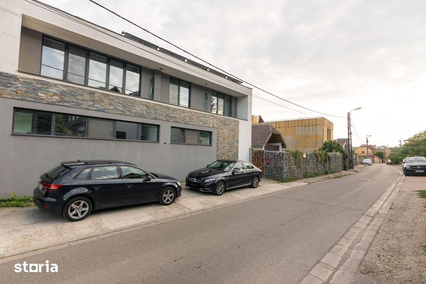 Casă cu 5 camere cu Teren 450 Mp în Central