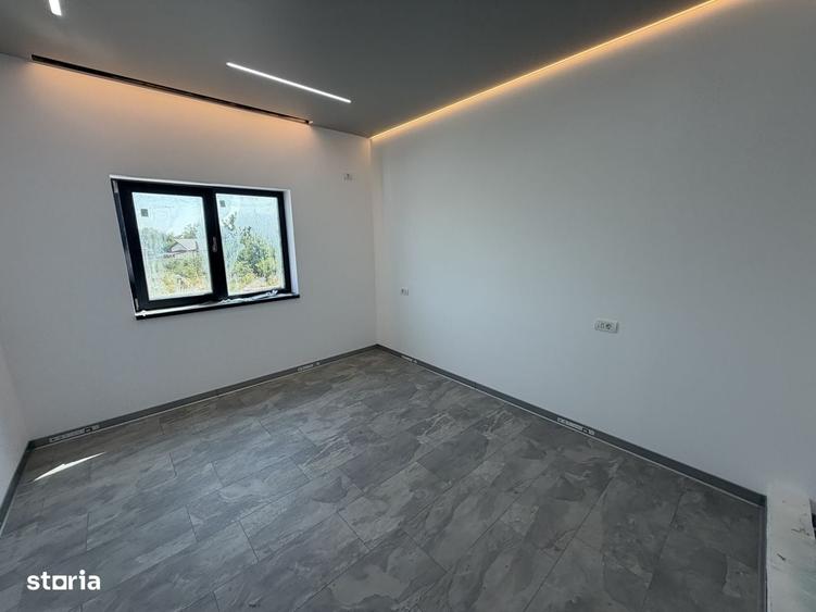 Casă cu 4 camere în Domnești