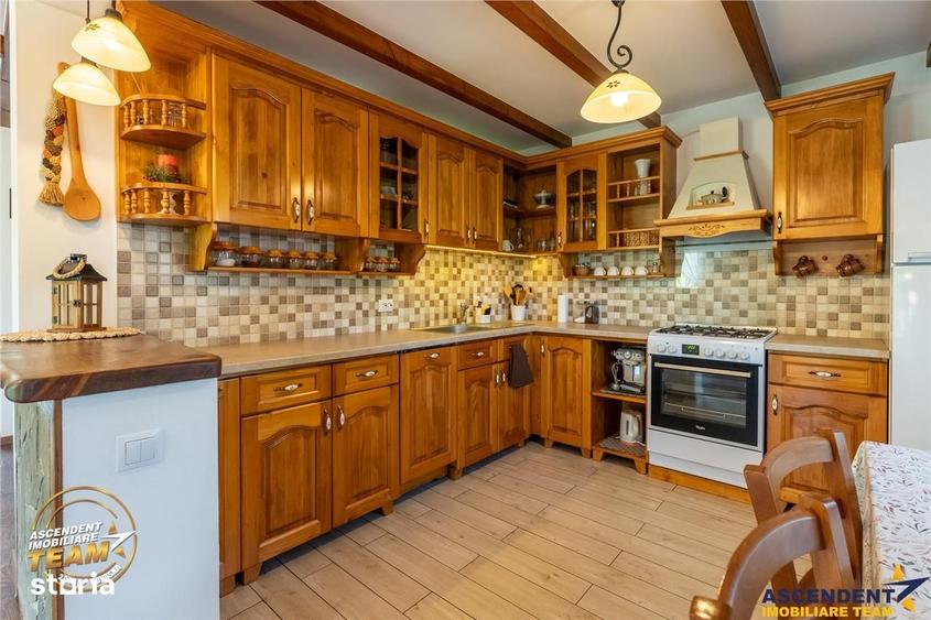 Casă cu 4 camere cu Teren 1600 Mp în Crasna
