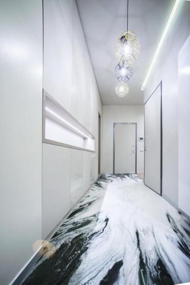 Apartament cu 5 camere semidecomandat, mobilat în Voluntari