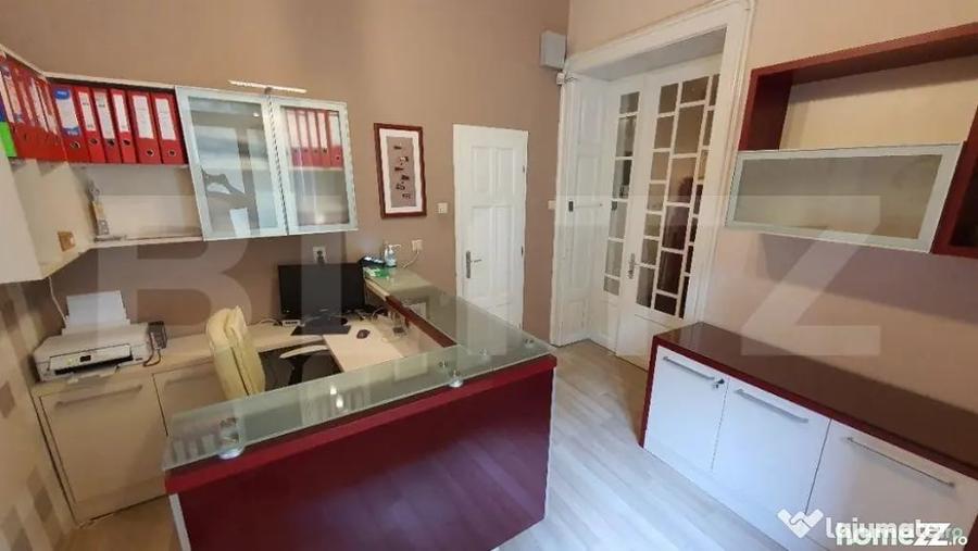 Apartament cu 3 camere semidecomandat în Ultracentral
