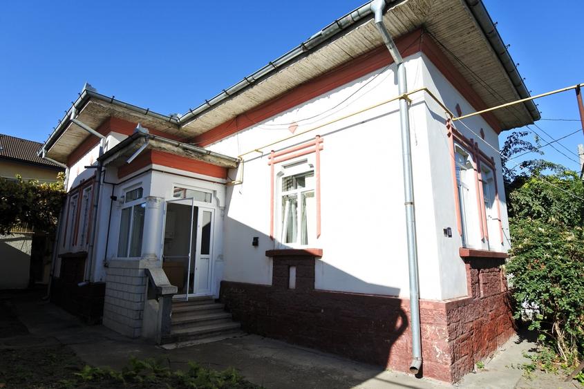 Casă individuală cu 3 camere cu Canalizare în Gară