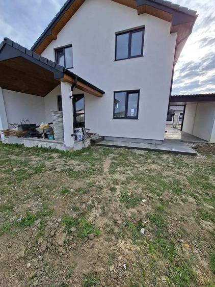 Casă cu 3 camere cu Teren 444 Mp în Central