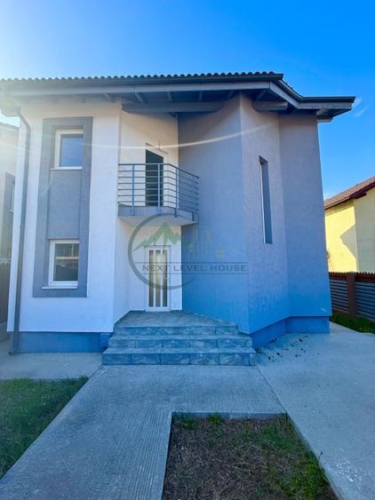 Casă individuală cu 4 camere cu Canalizare în Sânpetru