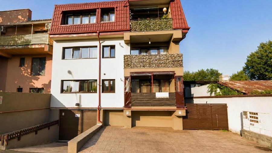 Apartament cu 2 camere decomandat în Andronache
