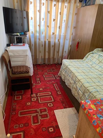 Garsonieră decomandată în Est