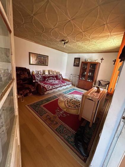 Casă cu 3 camere în Corbu