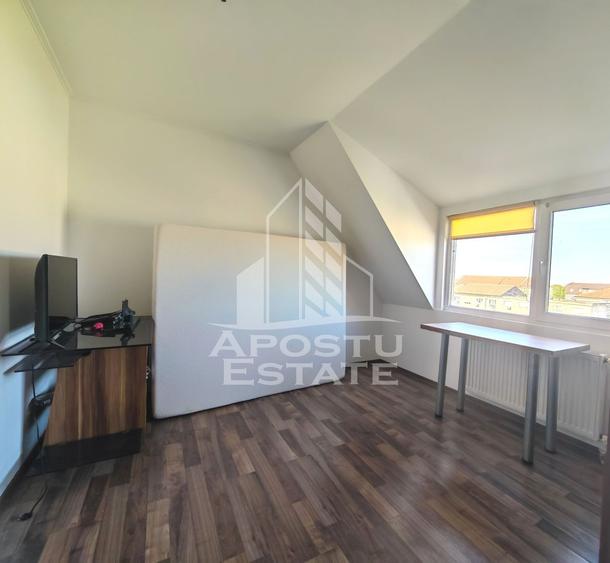 Apartament cu 3 camere nedecomandat, mobilat în Lipovei