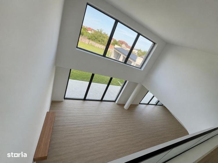 Casă cu 4 camere cu Teren 2000 Mp în Central