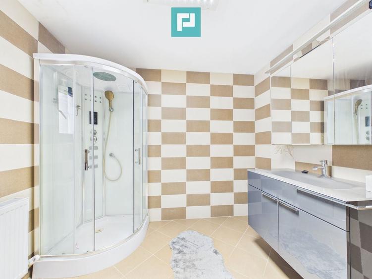 Casă individuală cu 5 camere cu Canalizare în Vânători