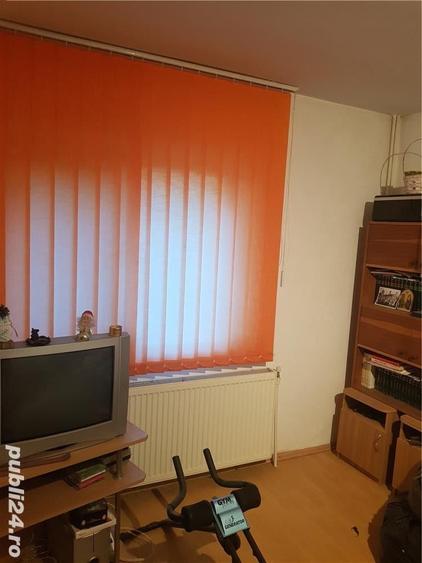 Apartament cu 4 camere decomandat în Central