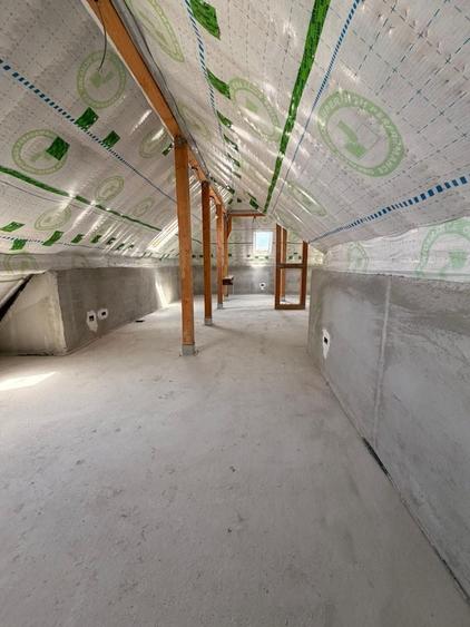Casă individuală cu 8 camere cu Canalizare în Rahova