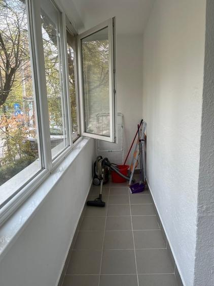 Berceni, Piata Sudului, Oltenitei, bloc reabilitat, parcare - 1
