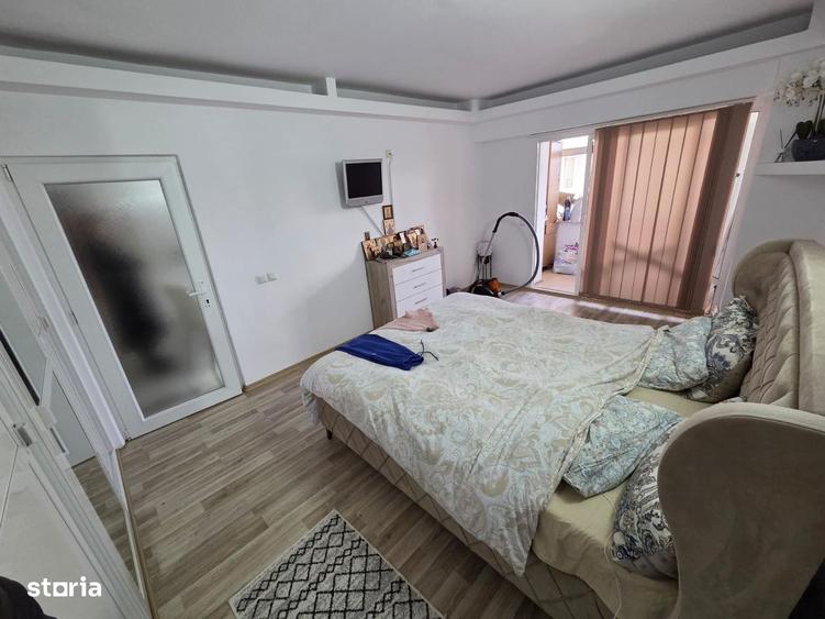 Apartament cu 4 camere decomandat în E3
