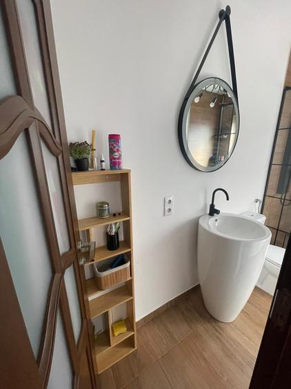 Duplex cu 3 camere cu Canalizare în Florești