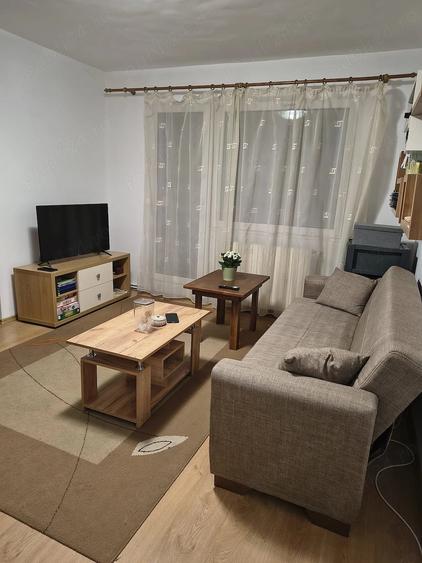Apartament cu 2 camere nedecomandat în Astra