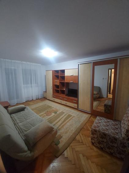 Garsonieră decomandată în Central