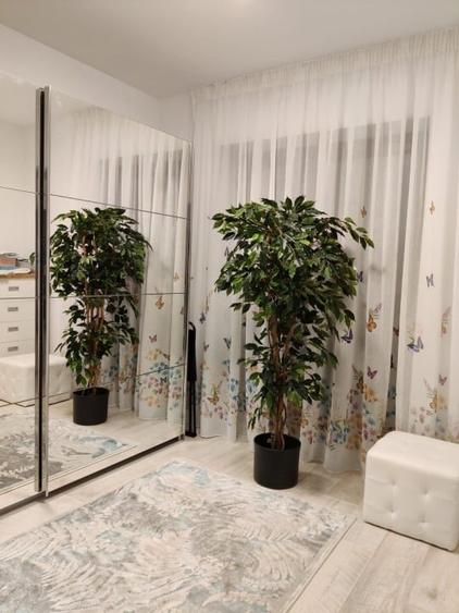 Apartament cu 3 camere semidecomandat, mobilat în P-ta Presei Libere