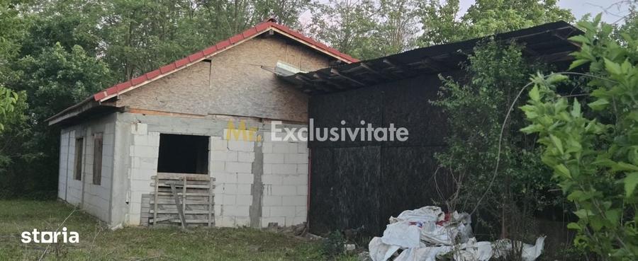 Casă cu 2 camere cu Teren 7769 Mp în Scoarța
