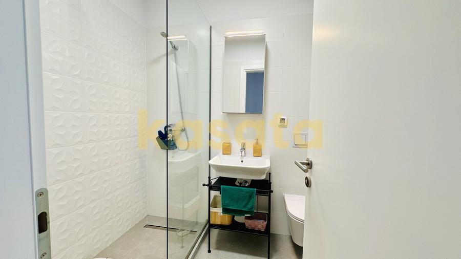 Duplex cu 5 camere cu Canalizare în Central
