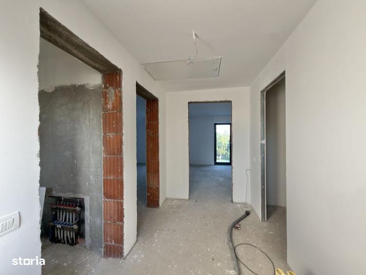 Casă cu 4 camere în Sânmihaiu Român