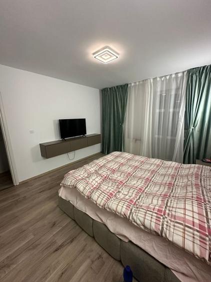 Apartament cu 3 camere decomandat în E3