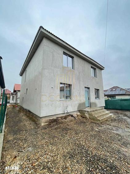 Casă cu 5 camere cu Canalizare în Sânmartin