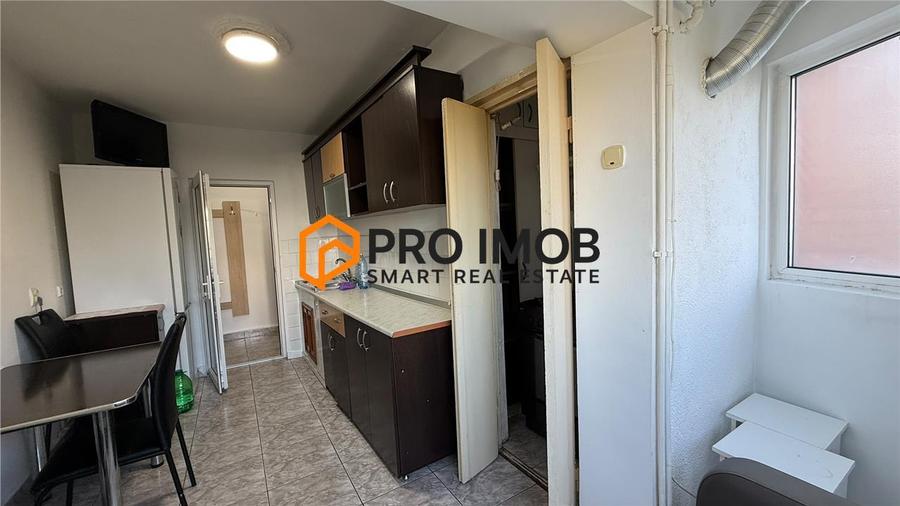 Apartament cu 2 camere decomandat în 1 Decembrie