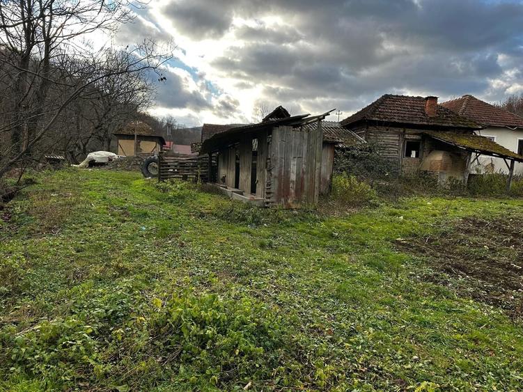Casă în Mădrigești