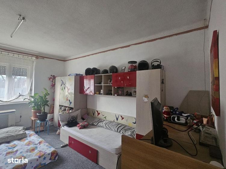 Casă cu 3 camere în Borș