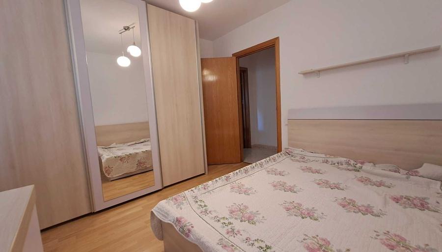 Apartament cu 2 camere decomandat, mobilat în Tei