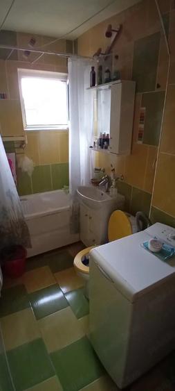 Apartament cu 2 camere decomandat în Petros