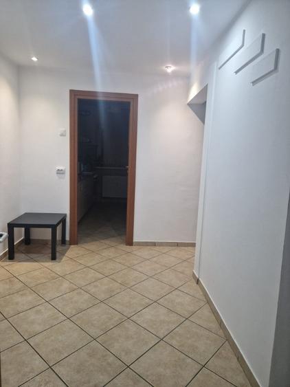 Apartament cu 2 camere decomandat în Basarabia