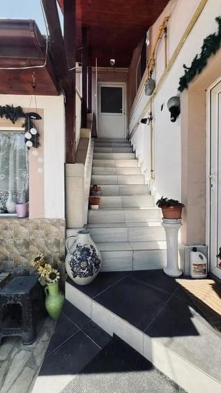 Apartament cu 3 camere decomandat în Chișoda