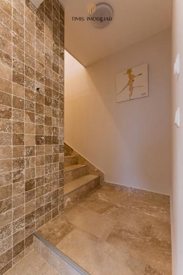 Duplex cu 6 camere cu Canalizare în Dumbrăvița