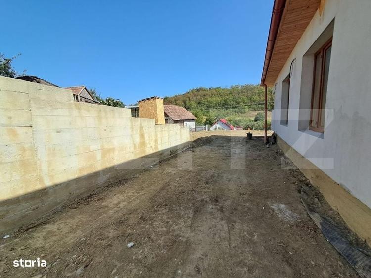 Casă cu 3 camere în Sărmășel