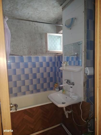 Apartament cu 3 camere decomandat în Sud