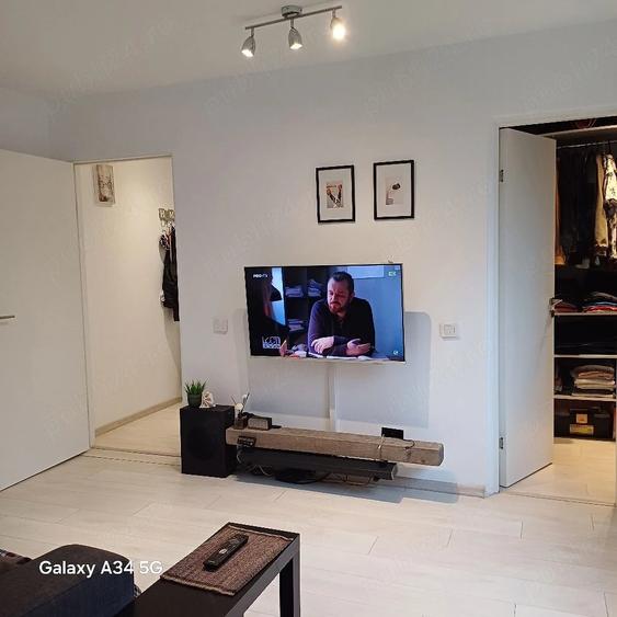 Apartament cu 3 camere semidecomandat în Central