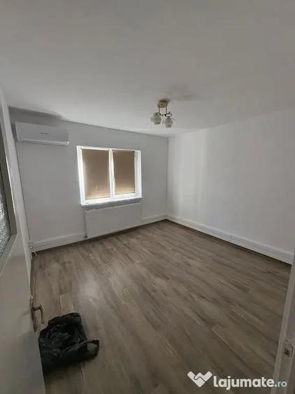 Apartament cu 2 camere decomandat în