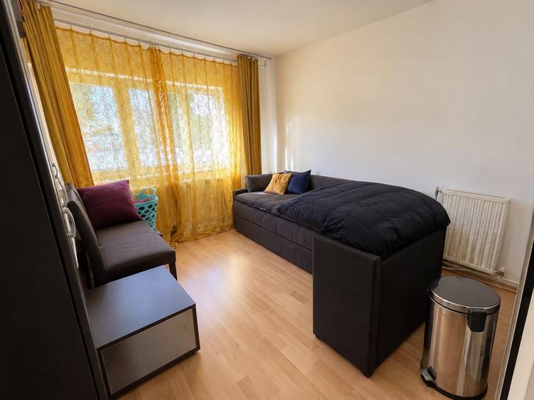 Apartament cu 3 camere decomandat în Ampoi 3