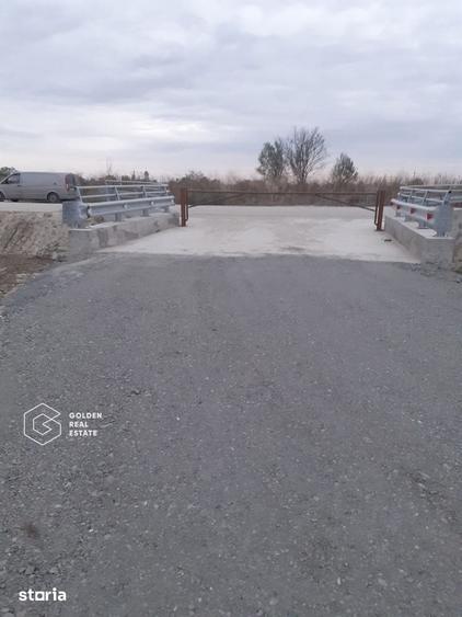 Teren de 56300 mp, în Central